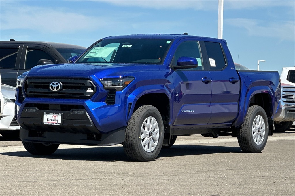 2025 Toyota Tacoma SR5 photo 8