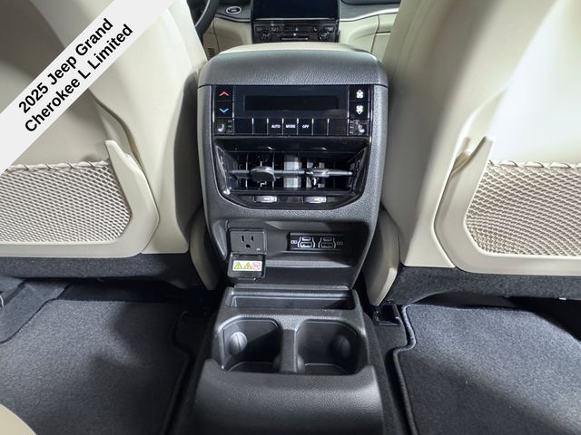 2025 Jeep Grand Cherokee Limited photo 23