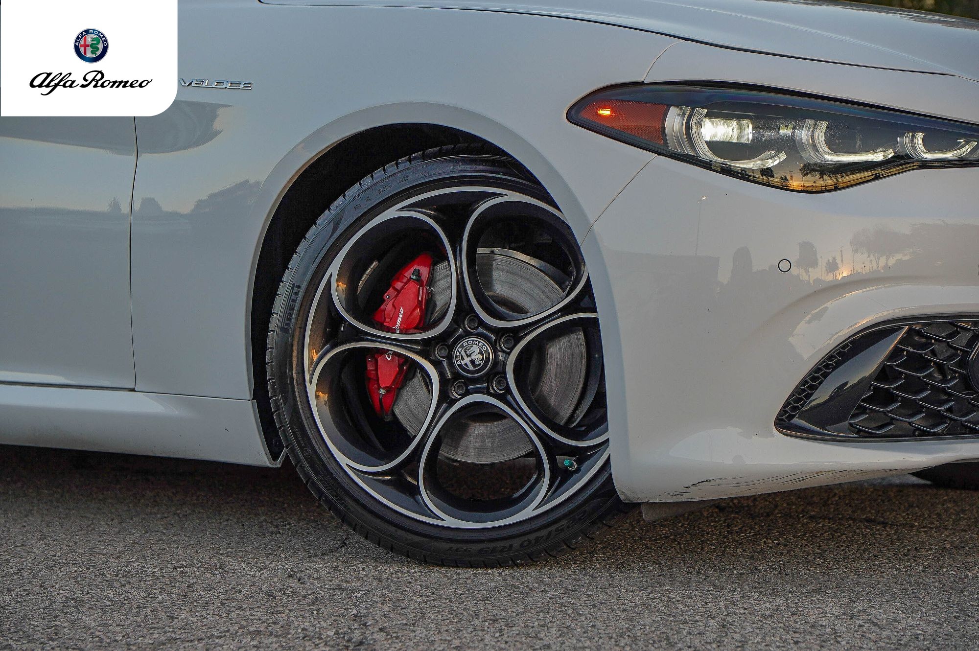 2024 Alfa Romeo Giulia Ti - VELOCE photo 2