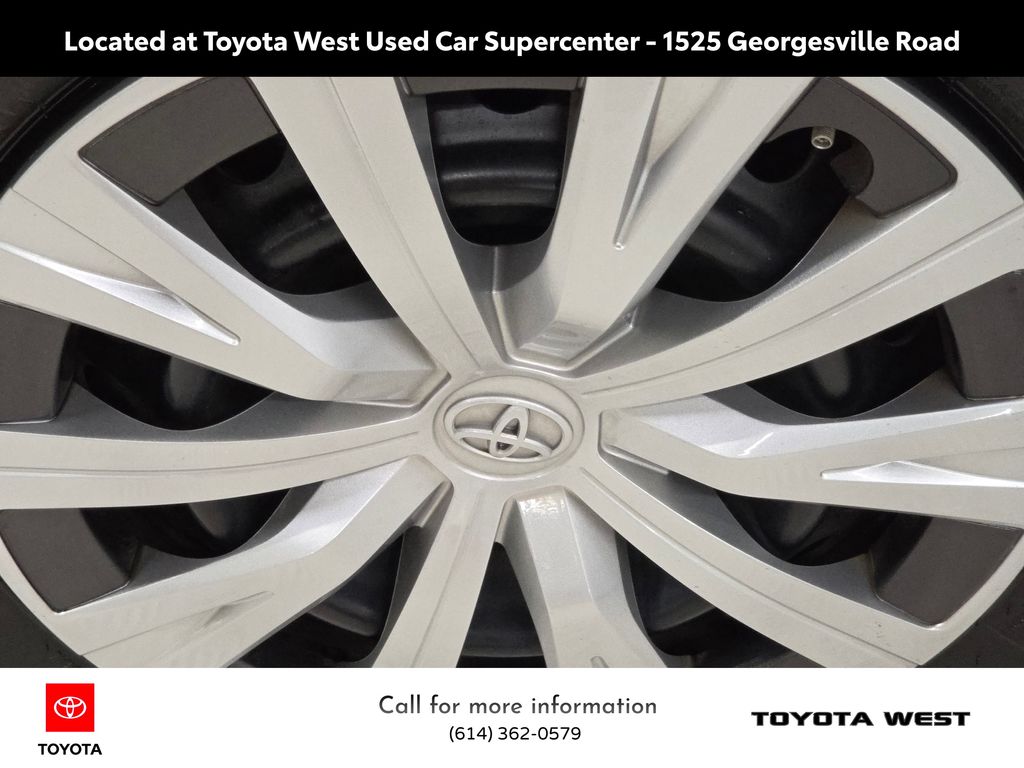 2023 Toyota Camry Hybrid LE photo 10