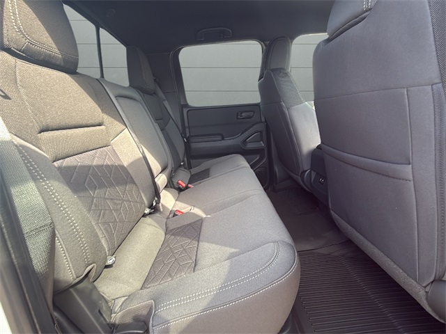 2026 Nissan Frontier Crew Cab SV photo 11