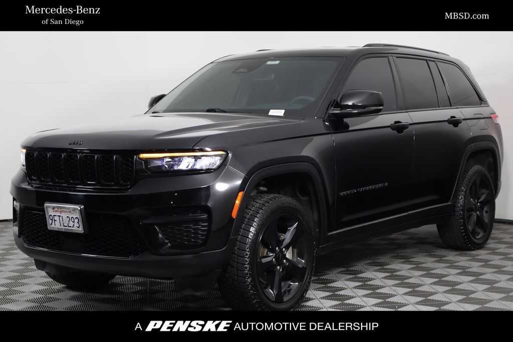 2023 Jeep Grand Cherokee Altitude's photo