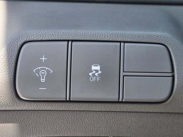2024 Hyundai Elantra SEL Convenience photo 19
