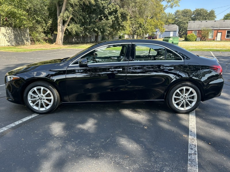 2019 Mercedes Benz A 220 4MATIC photo 4