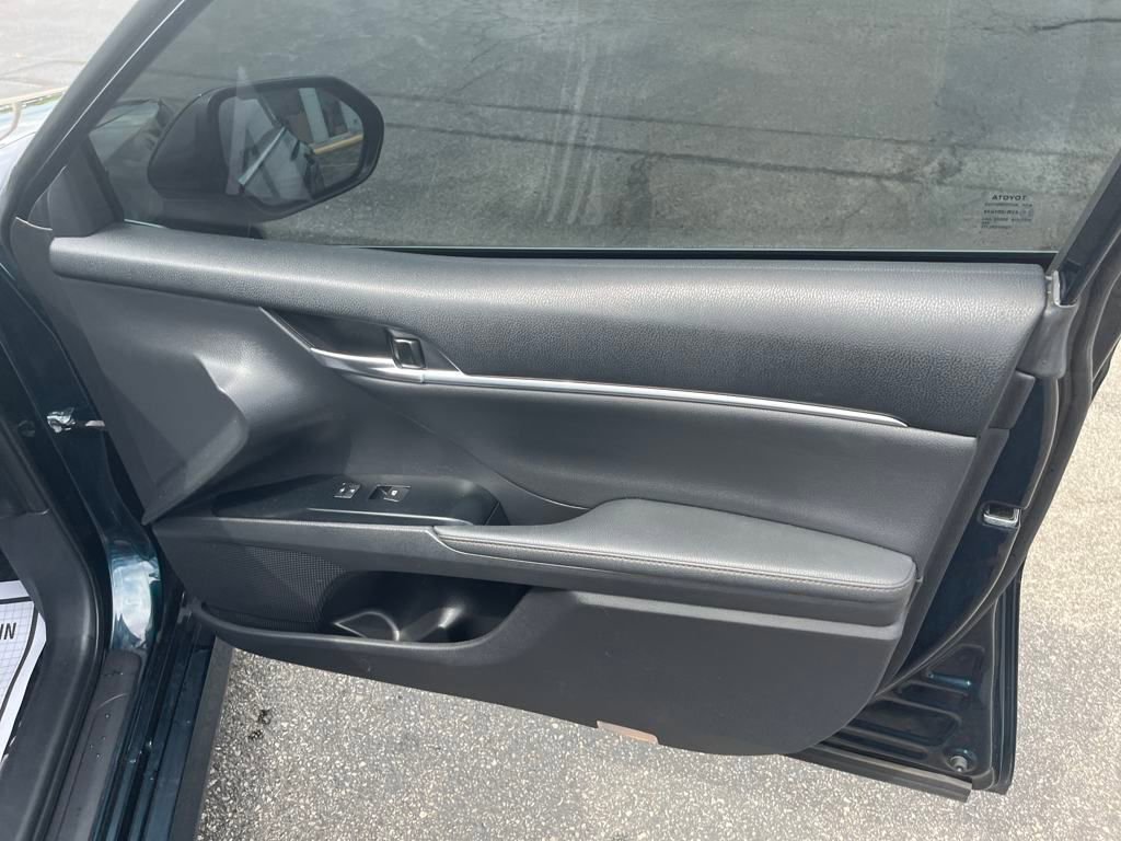 2019 Toyota Camry LE photo 20