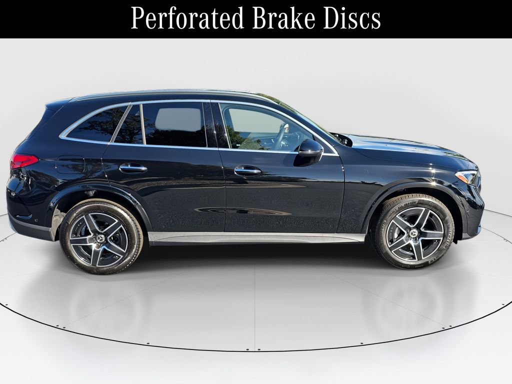 2025 Mercedes Benz GLC 300 4MATIC photo 2