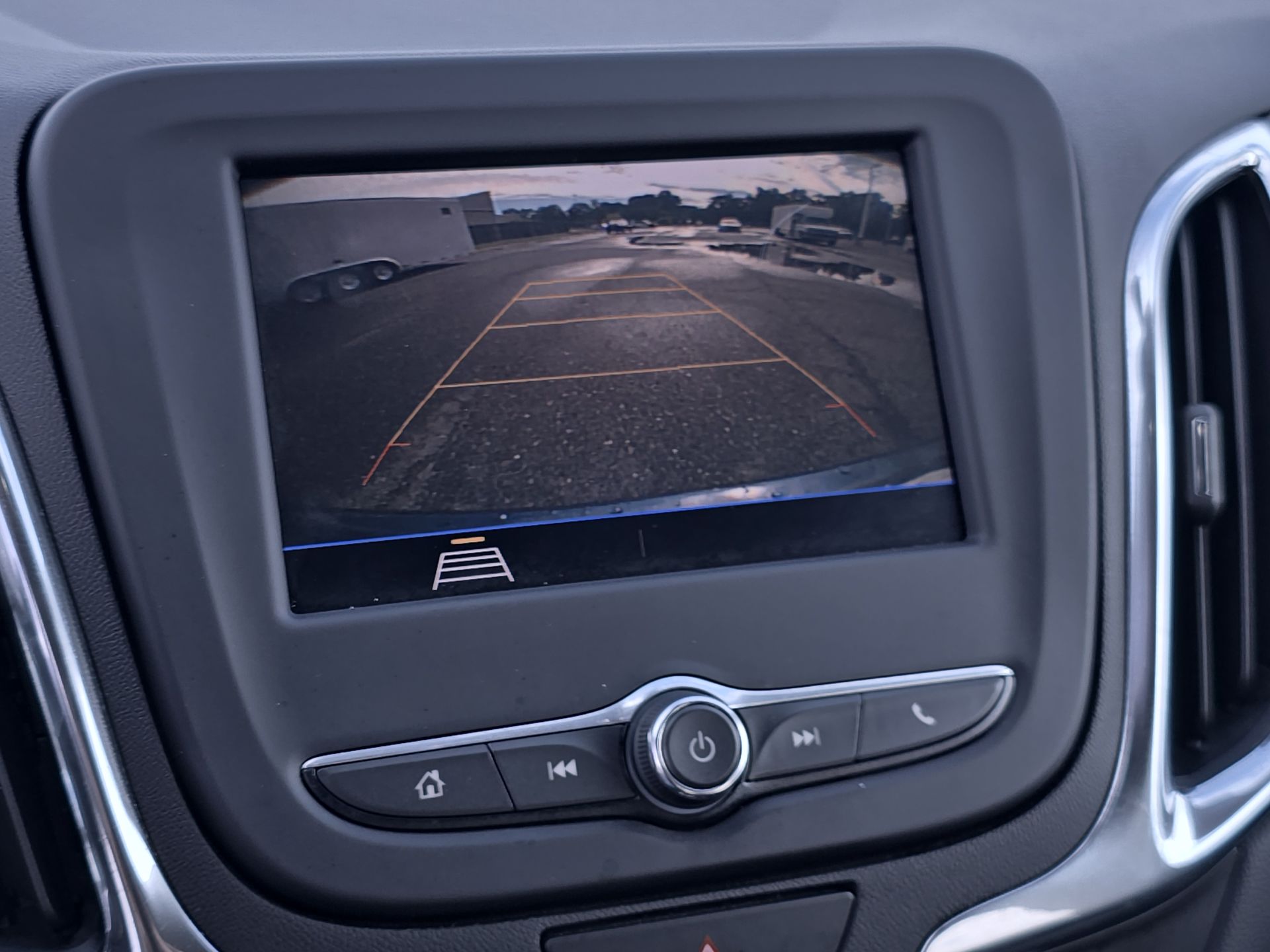 2021 Chevrolet Equinox LT photo 14
