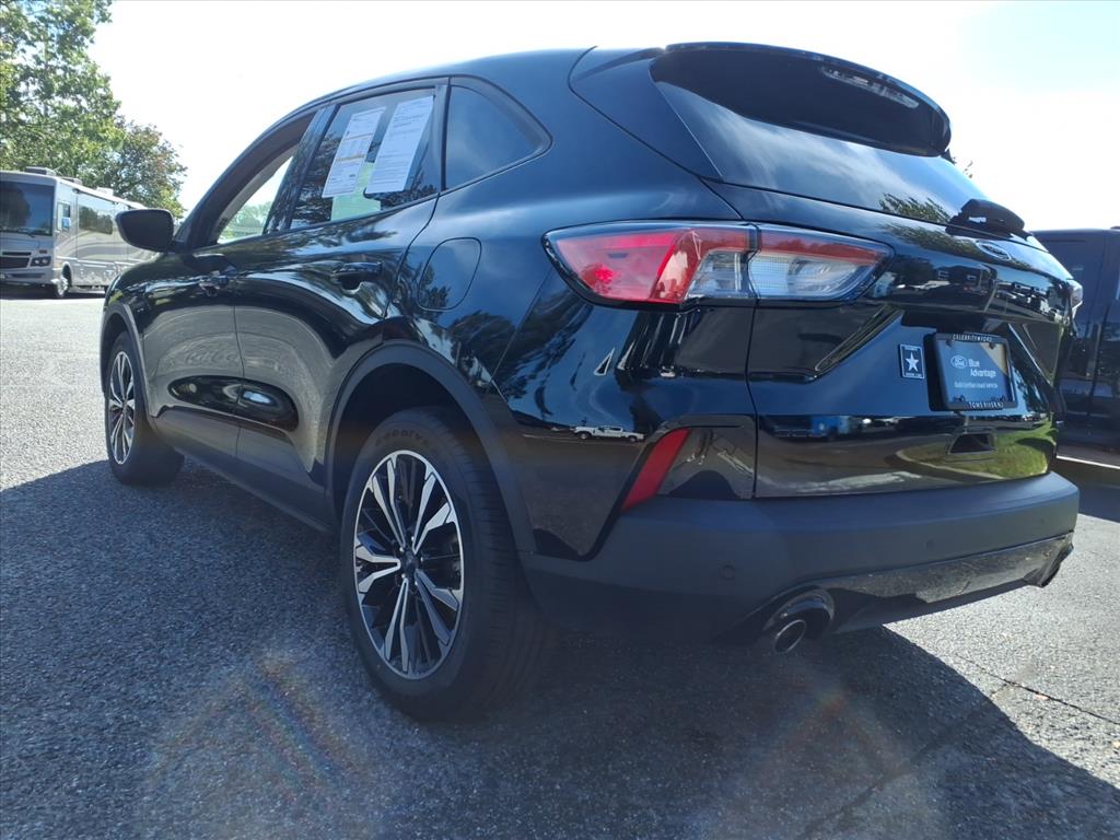 2022 Ford Escape SEL photo 3