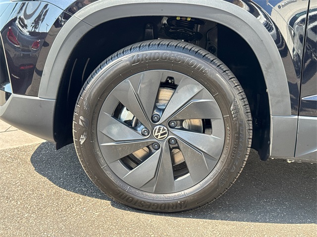 2025 Volkswagen Taos S photo 4