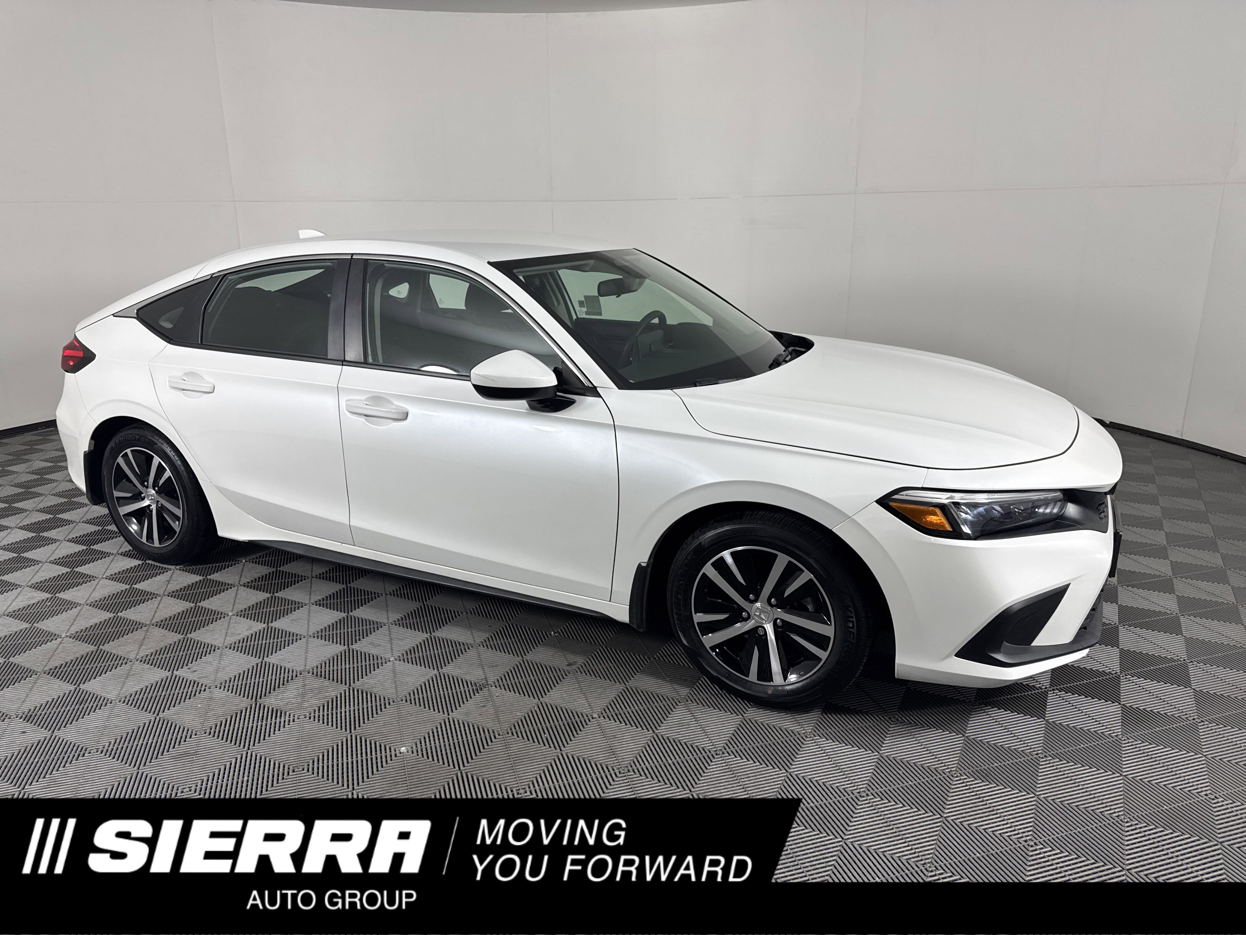 2024 Honda Civic Hatchback LX's photo