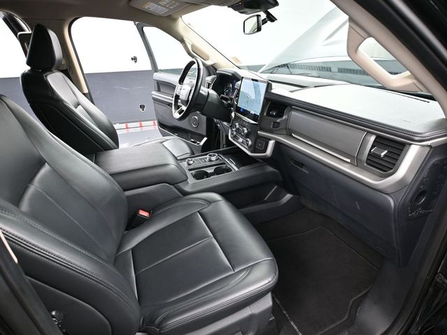 2023 Ford Expedition XLT photo 44