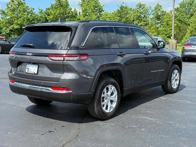 2023 Jeep Grand Cherokee Limited photo 3