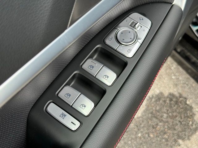 2025 Genesis G70 3.3T Sport Advanced photo 21