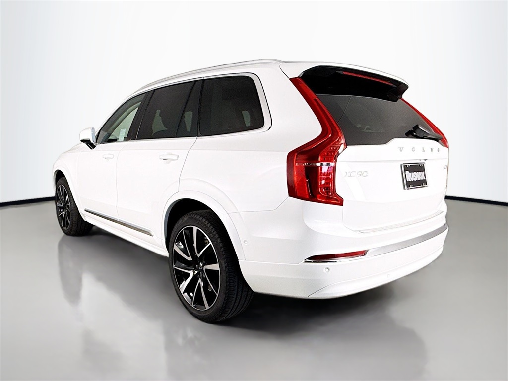 2023 Volvo XC90 B5 Plus photo 4