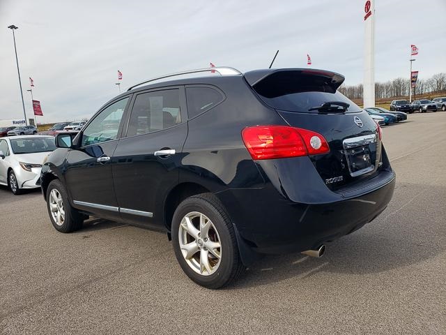 2011 Nissan Rogue SV photo 4