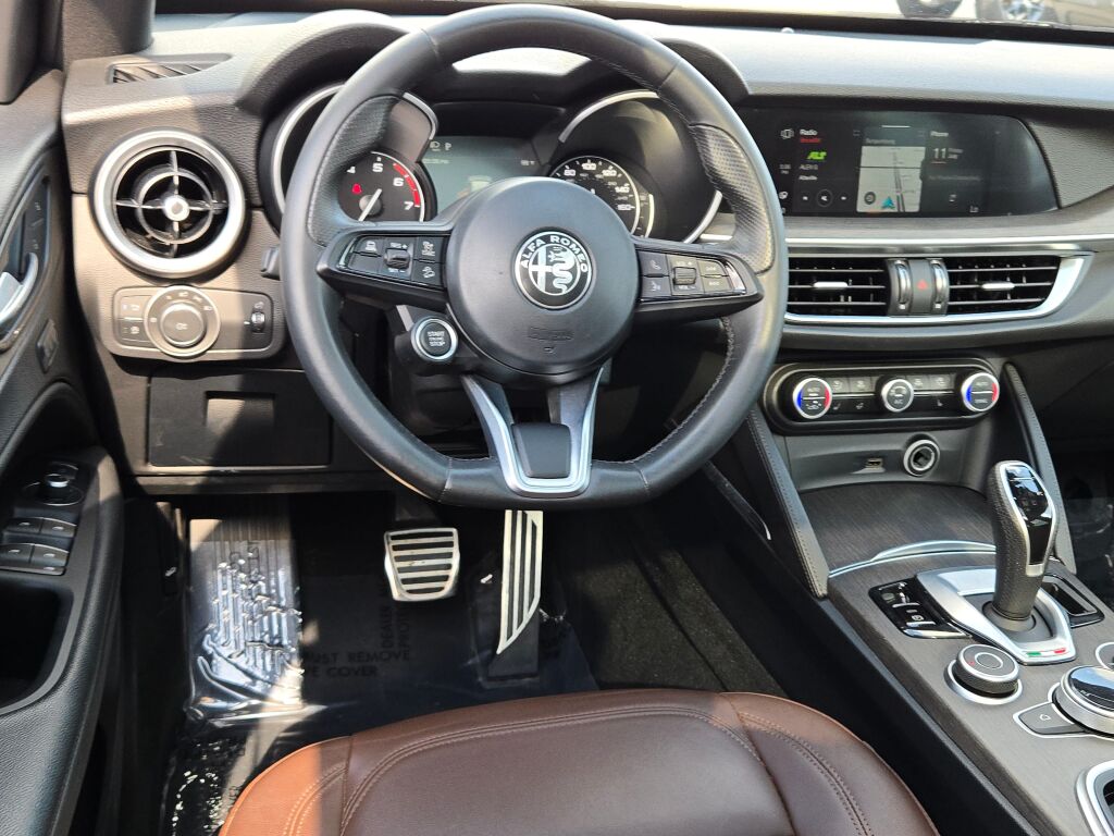 2022 Alfa Romeo Stelvio Ti photo 19