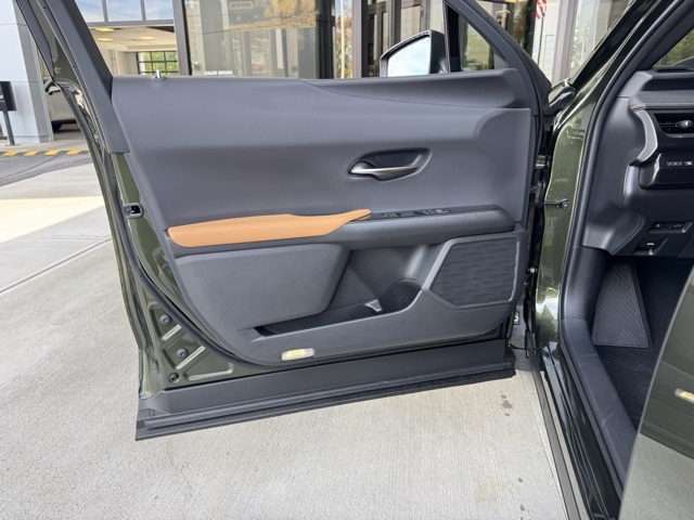 2025 Lexus UX Premium photo 8