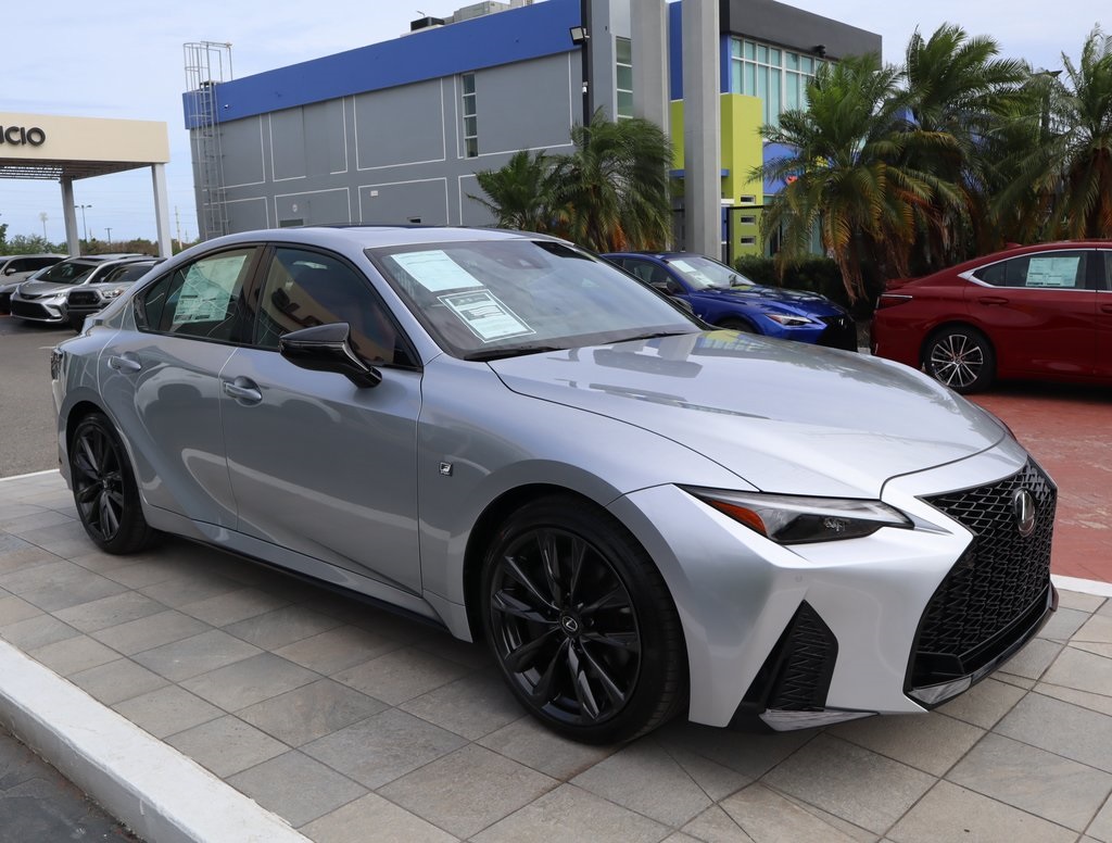 2025 Lexus IS 300 F SPORT photo 3