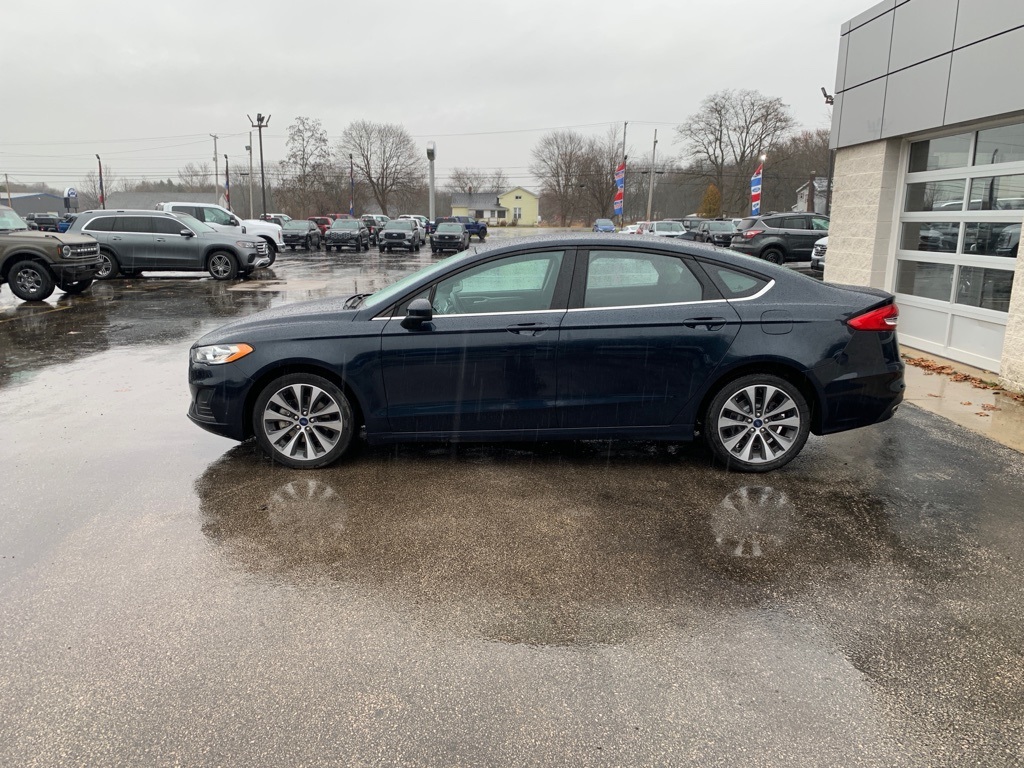 2020 Ford Fusion SE photo 3