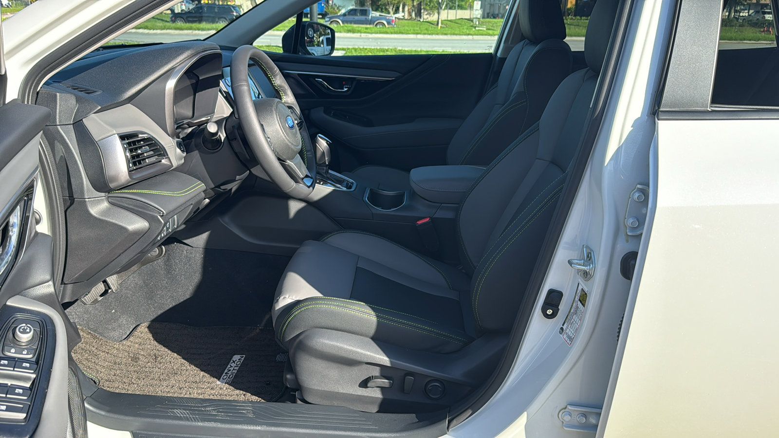 2025 Subaru Outback Onyx Edition photo 19