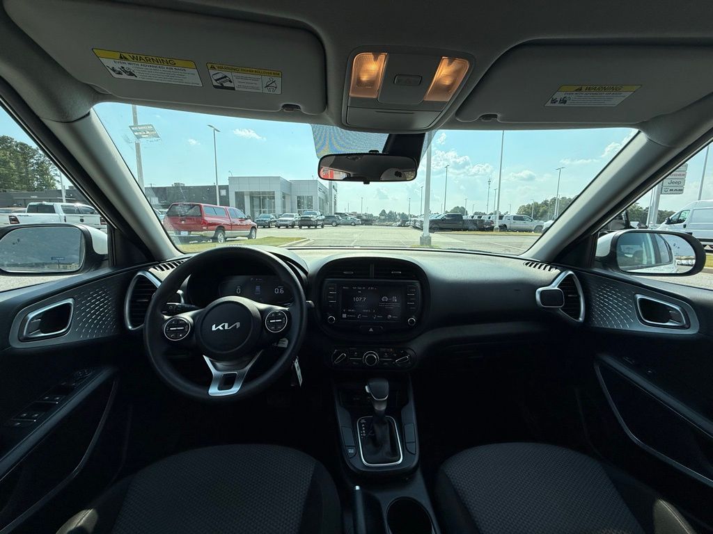 2023 Kia Soul LX photo 12