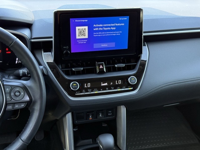 2024 Toyota Corolla Cross XLE photo 23