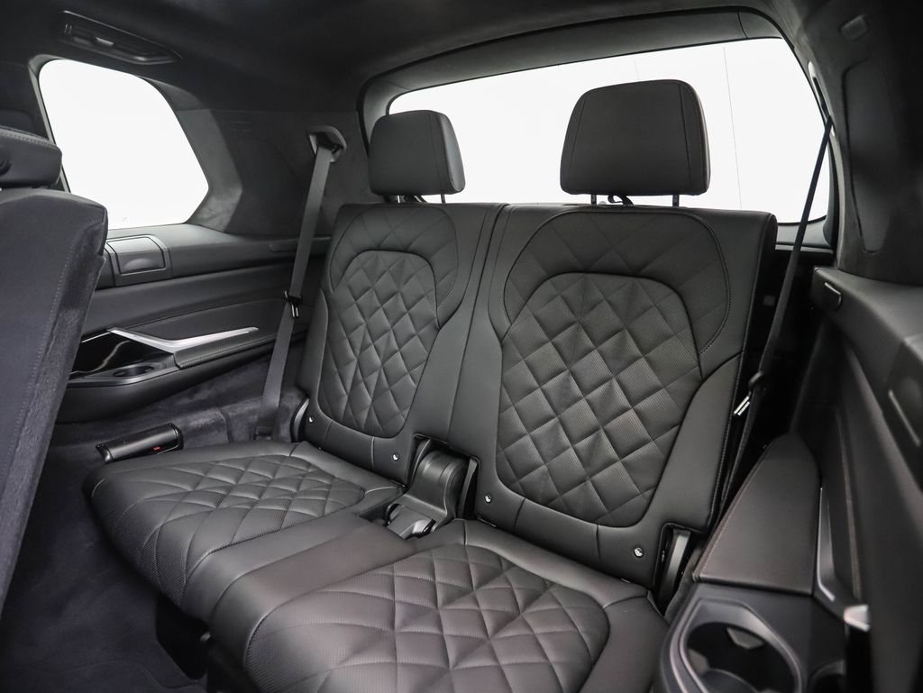 New 2026 Gray Metallic BMW xDrive40i image 1