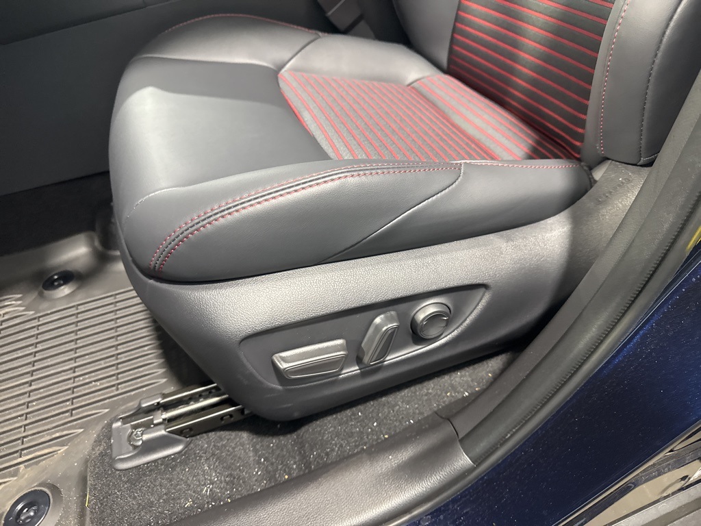 2025 Toyota RAV4 Hybrid XSE photo 31