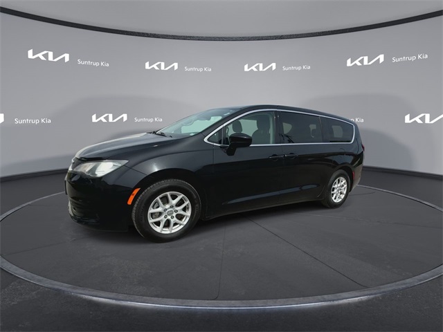 2017 Chrysler Pacifica LX photo 6