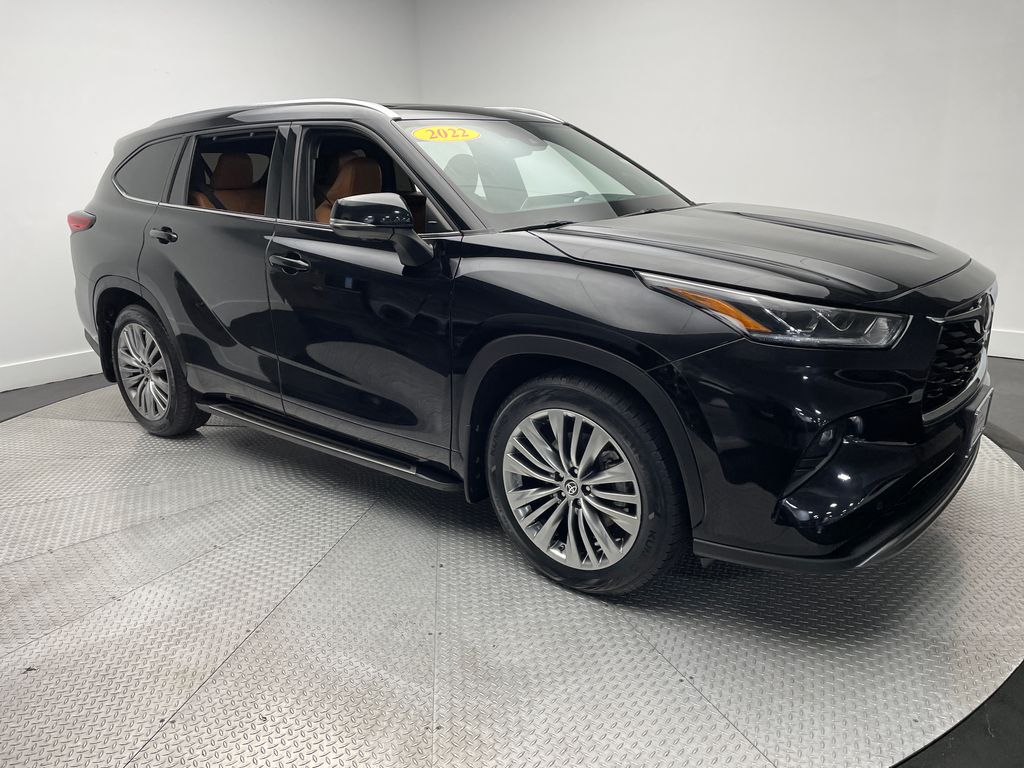 2022 Toyota Highlander Platinum photo 3