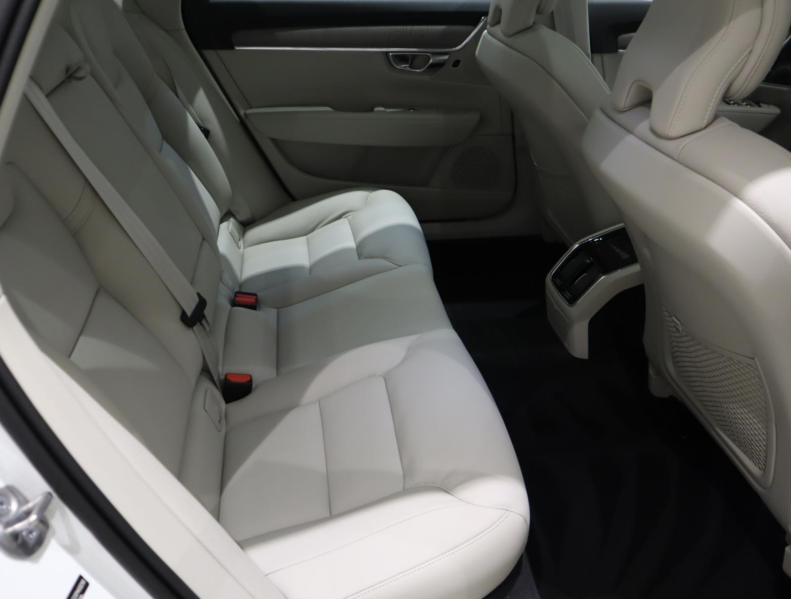 2025 Volvo S90 Plus photo 12