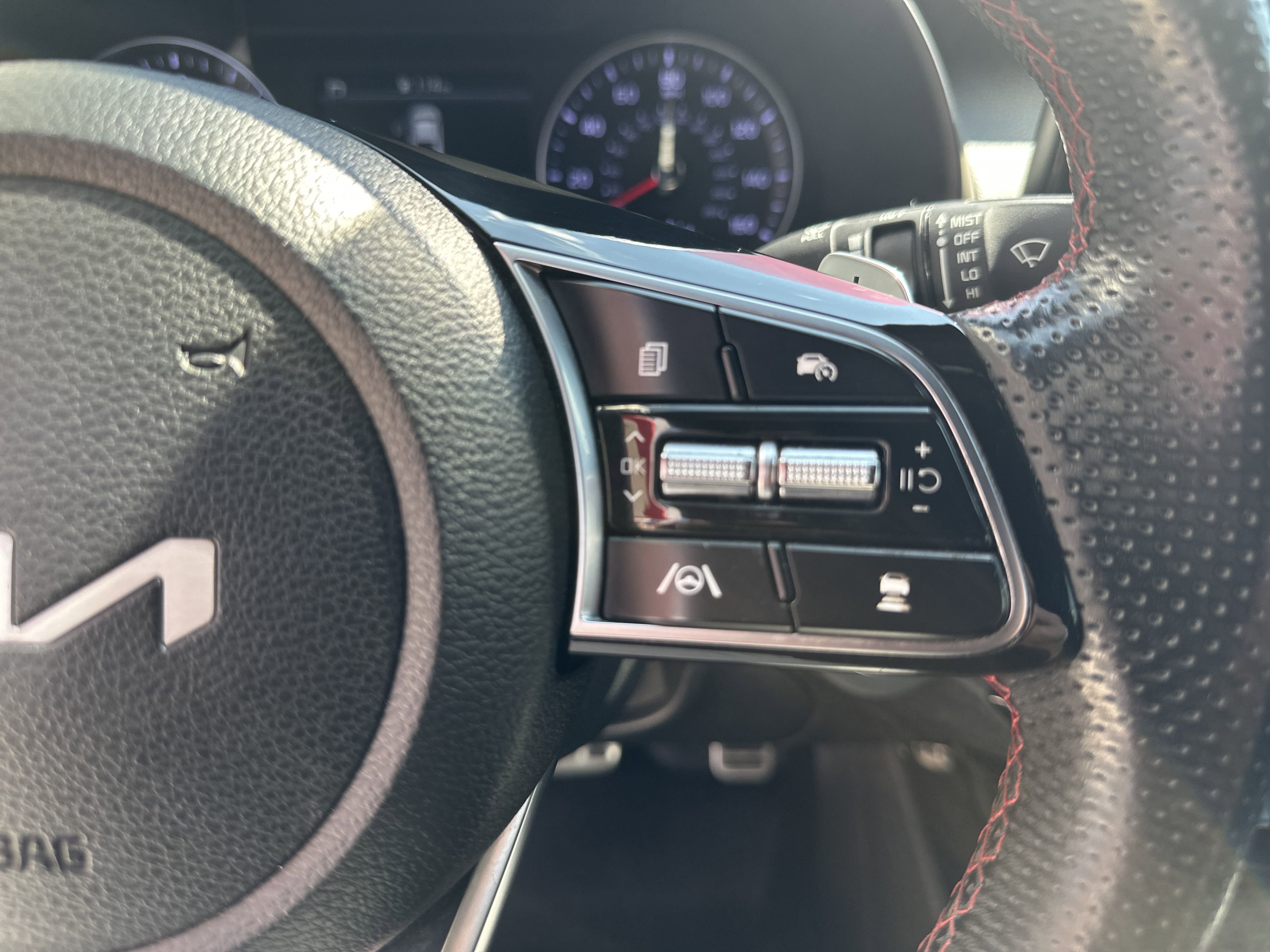 2022 Kia Forte GT photo 3
