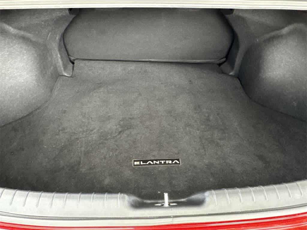 2024 Hyundai Elantra SEL photo 24