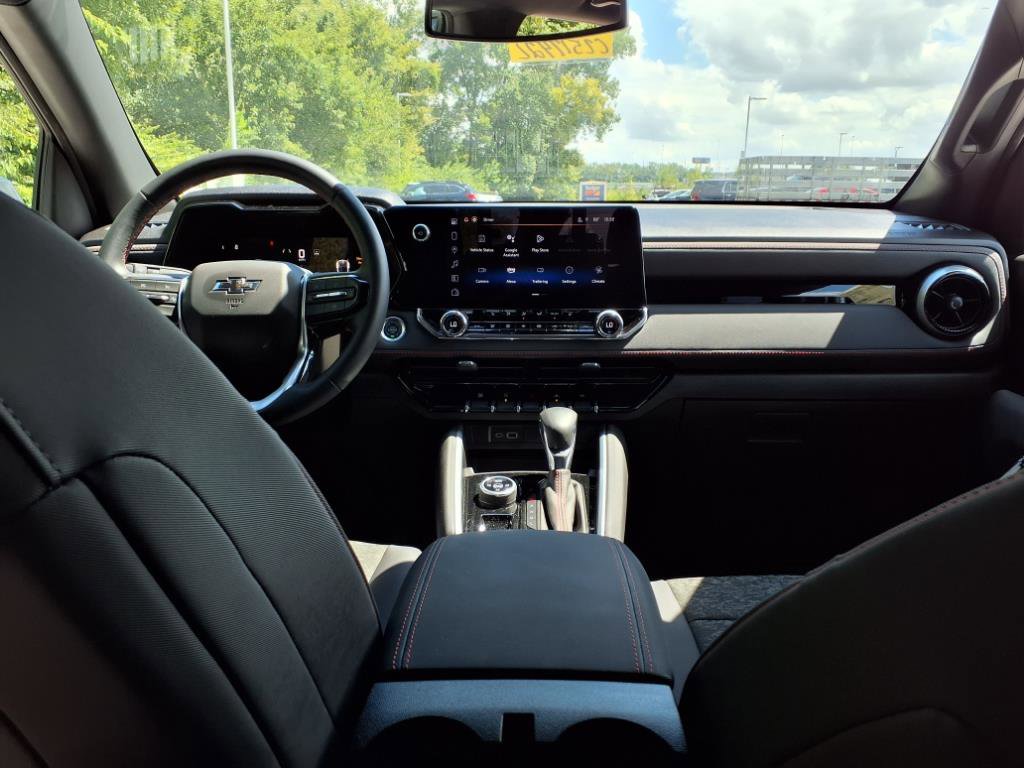 2025 Chevrolet Colorado Z71 photo 6