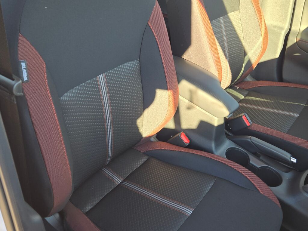 2025 Nissan Versa SR photo 3