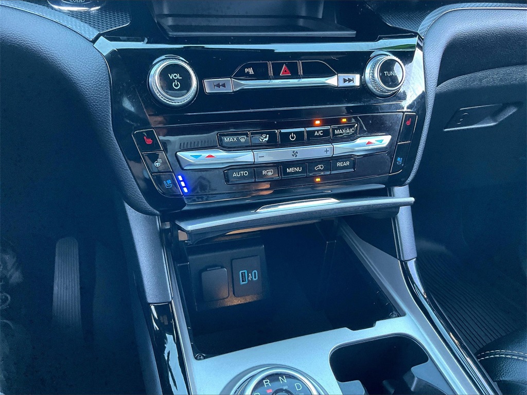 2023 Ford Explorer ST photo 23