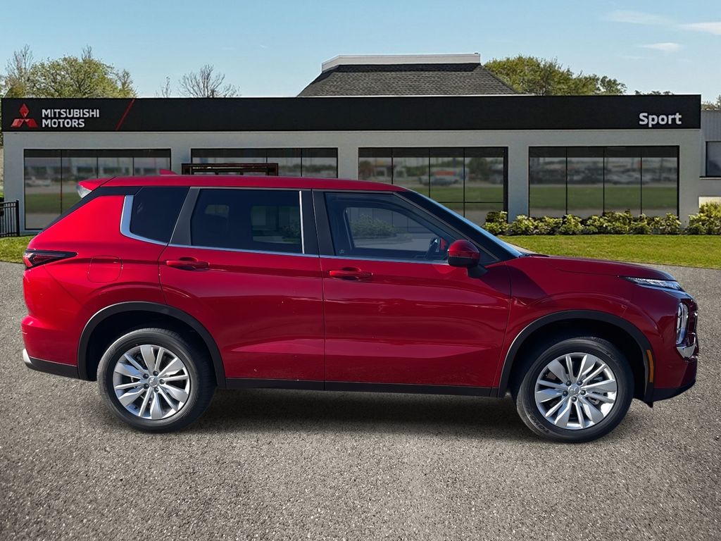 2025 Mitsubishi Outlander ES photo 2