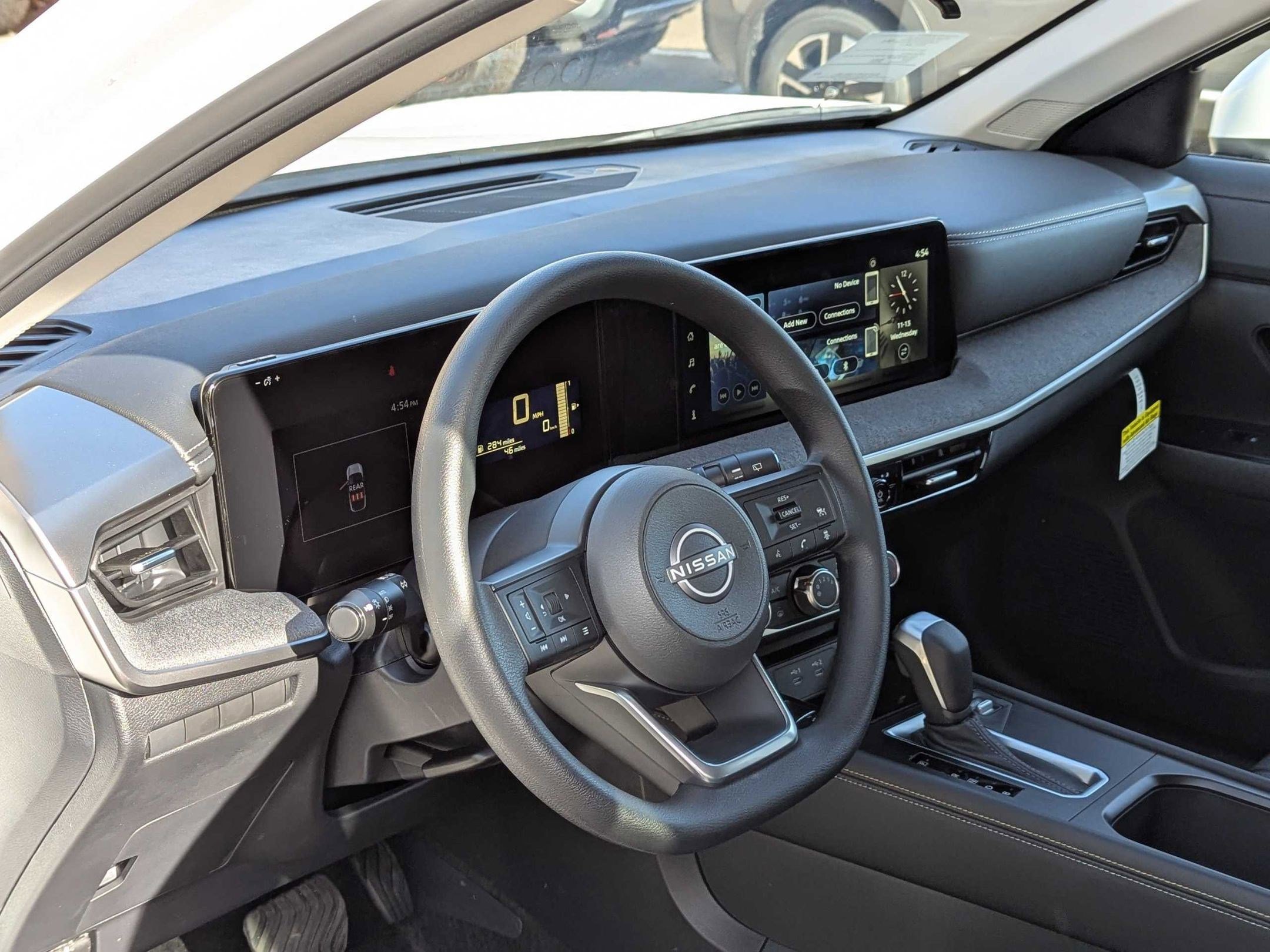 2025 Nissan Kicks SV photo 3