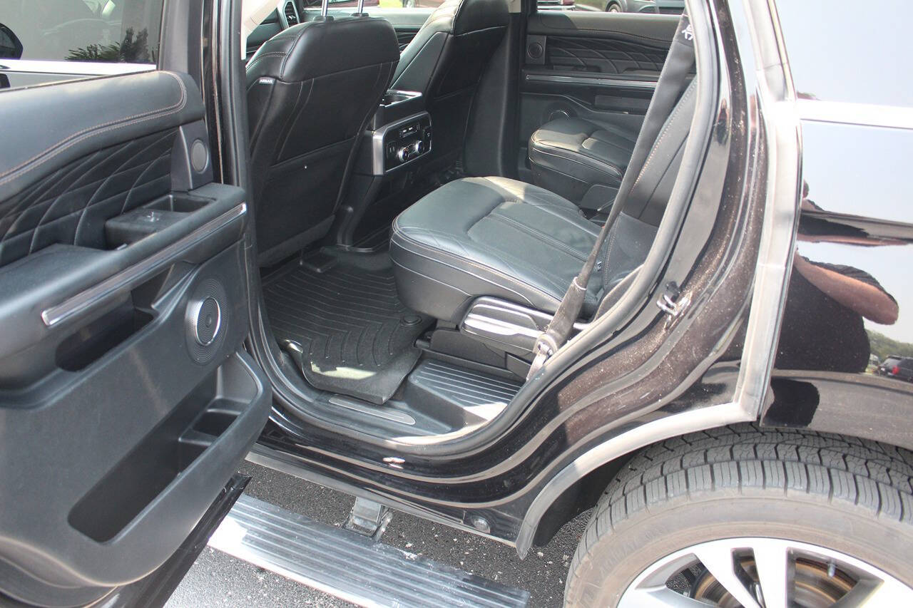 2020 Ford Expedition Platinum photo 16