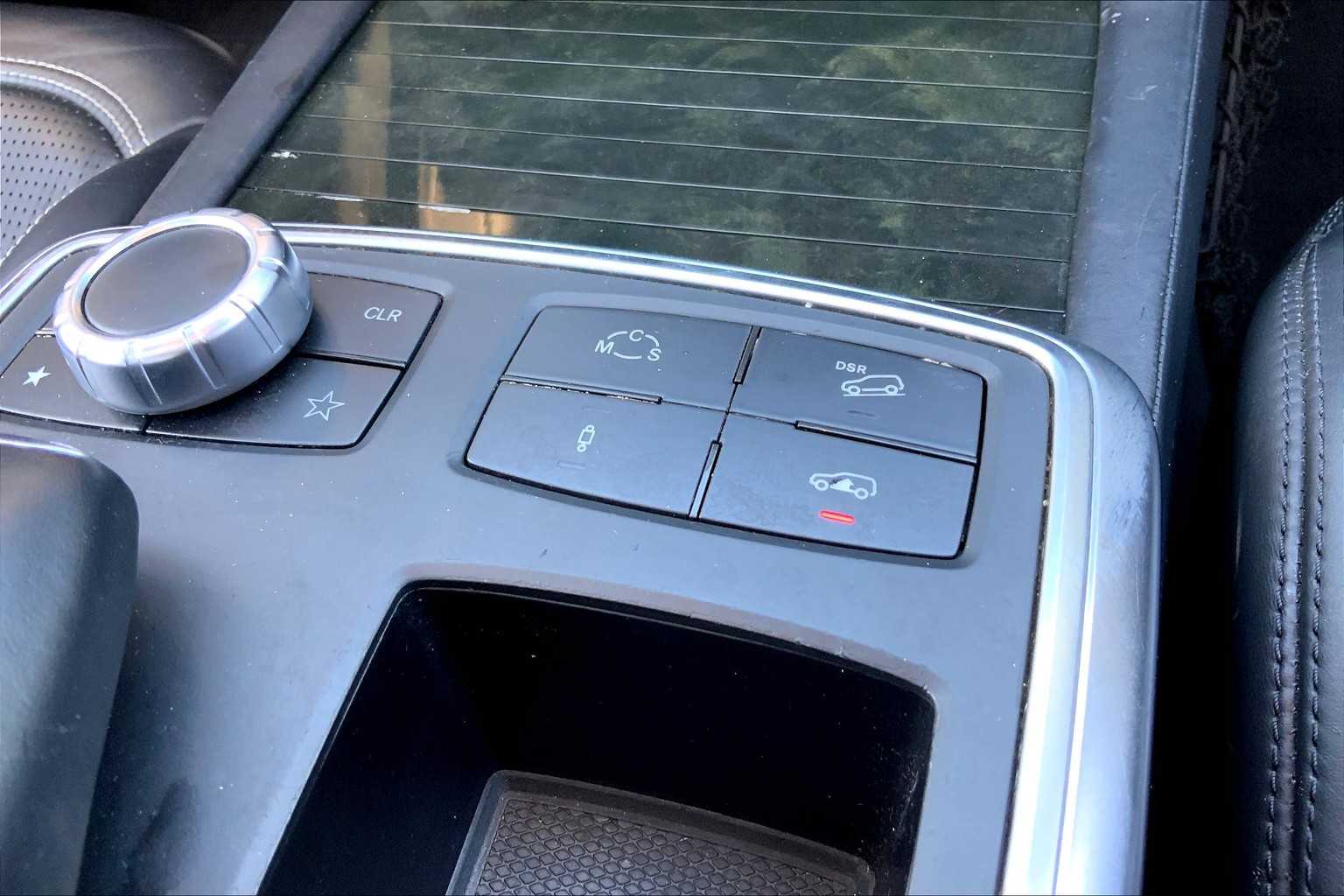 2015 Mercedes Benz ML 63 photo 27