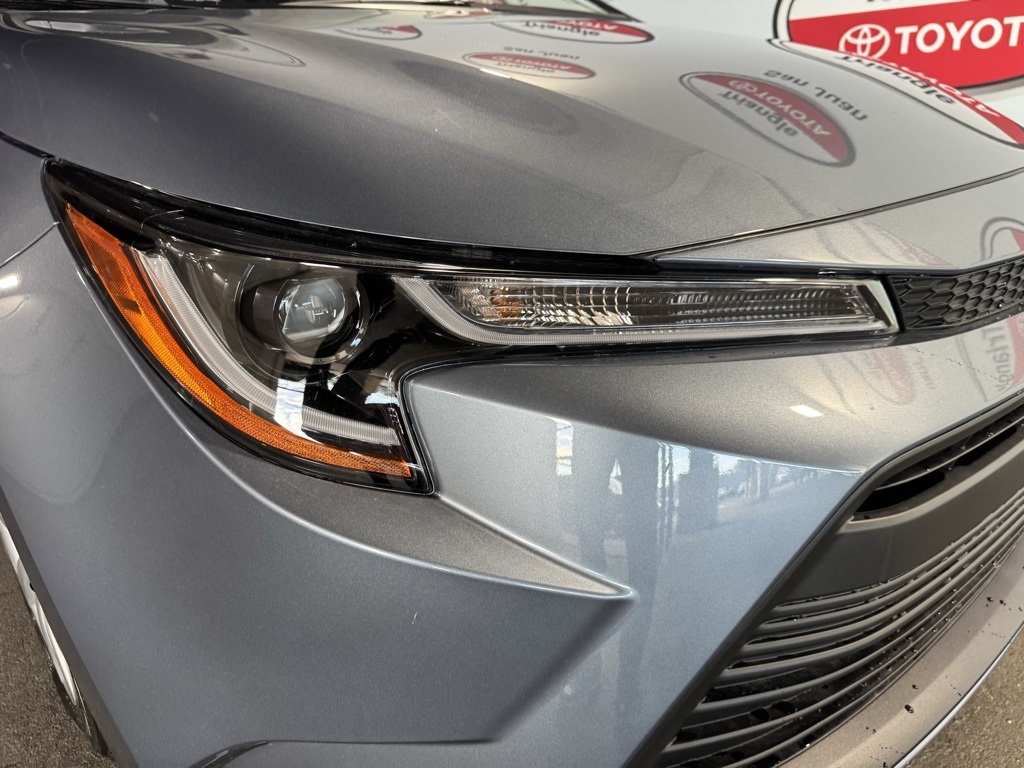 2025 Toyota Corolla SE photo 9