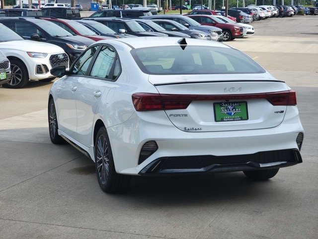 2024 Kia Forte GT-Line photo 4