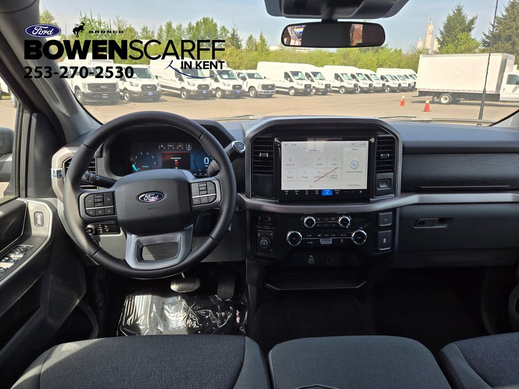 New 2025 Agate Black Metallic Ford XLT image 13