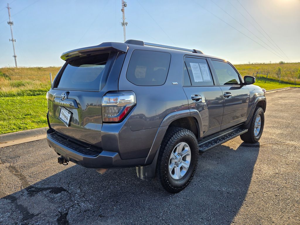 2021 Toyota 4Runner SR5 photo 3