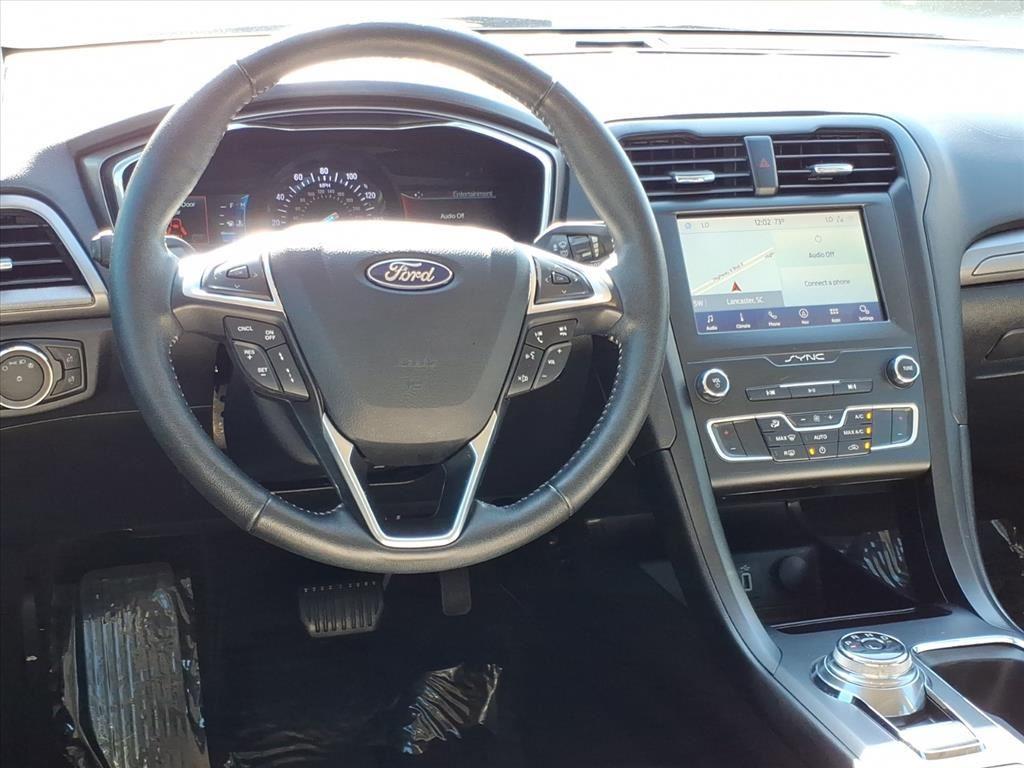 2020 Ford Fusion SE photo 4