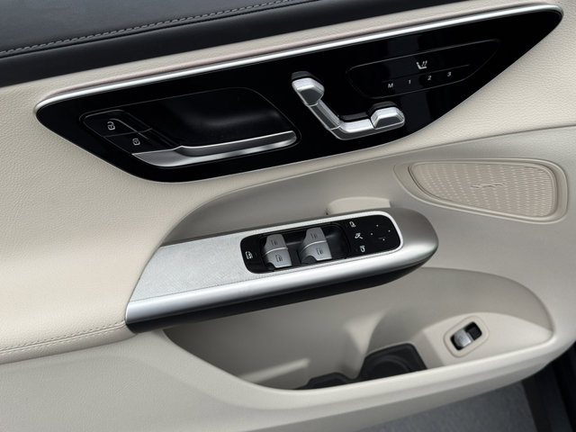 2024 Mercedes Benz GLC 300 4MATIC photo 18