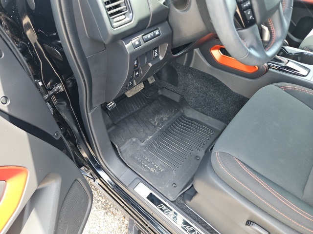 2023 Nissan Frontier PRO-4X photo 4
