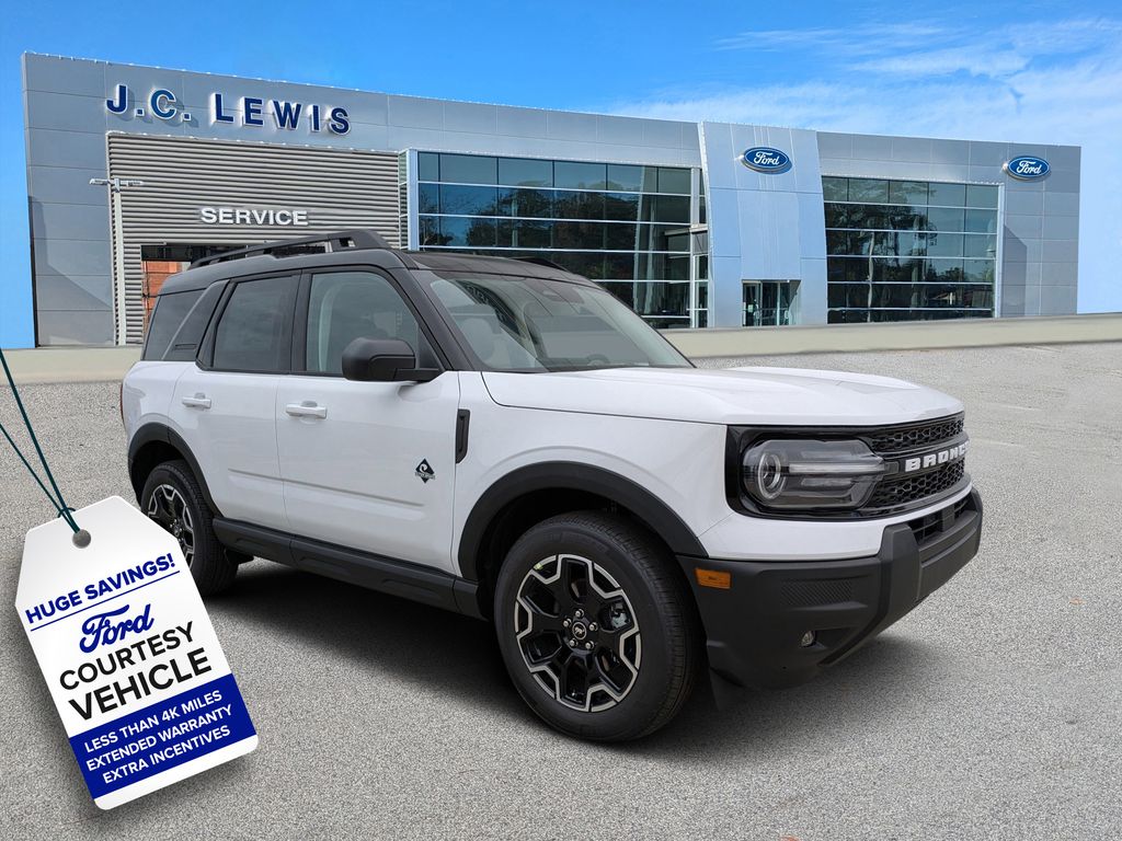 2025 Ford Bronco Sport Outer Banks's photo