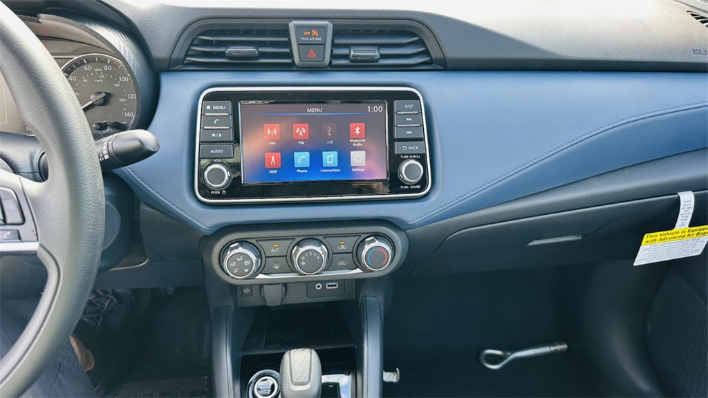 2025 Nissan Versa SV photo 19