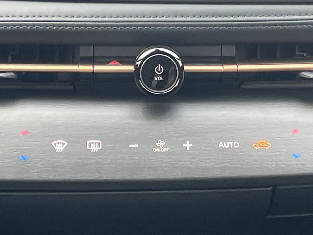 2025 Nissan ARIYA Engage Evolve+ Empower photo 30